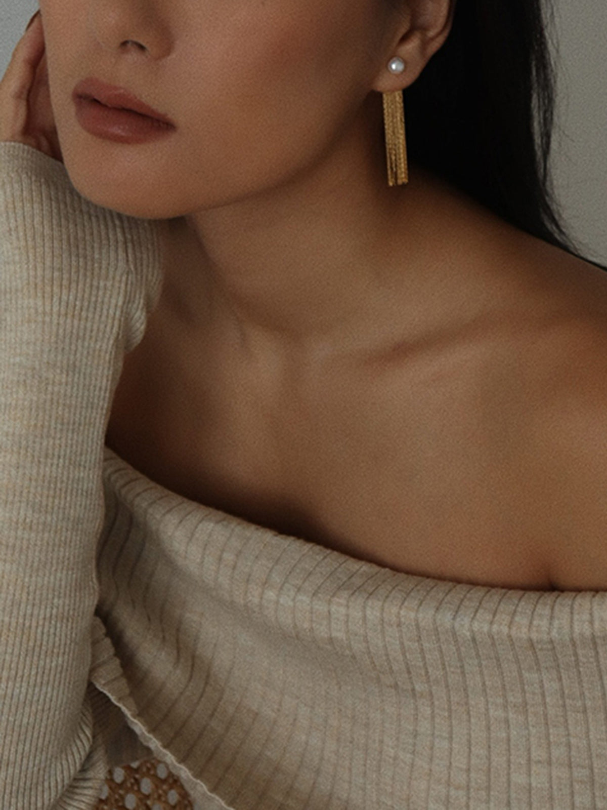 Lunelle™ | Eleganta örhängen med pärlor och lekfulla tofsar