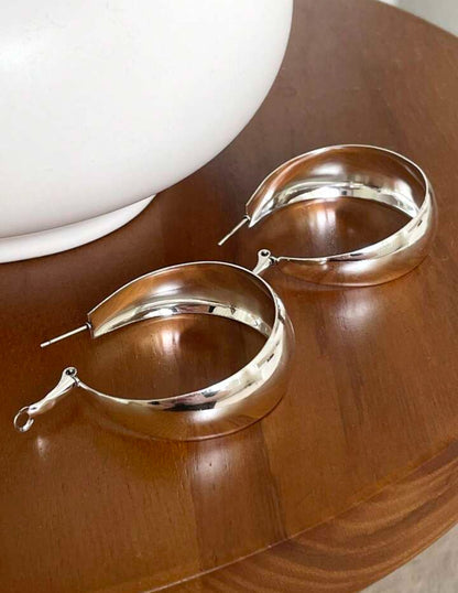 Essenza™ | Minimalistiska örhängen med subtil charm