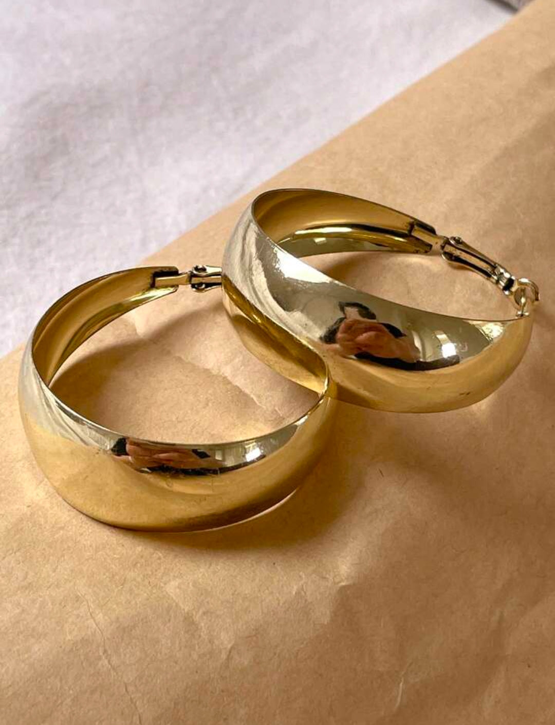 Essenza™ | Minimalistiska örhängen med subtil charm