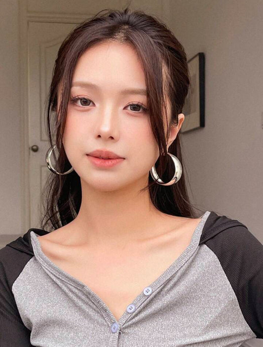 Essenza™ | Minimalistiska örhängen med subtil charm